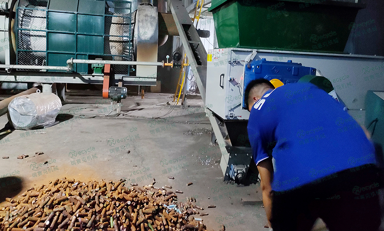 废旧锂电池破碎分选设备