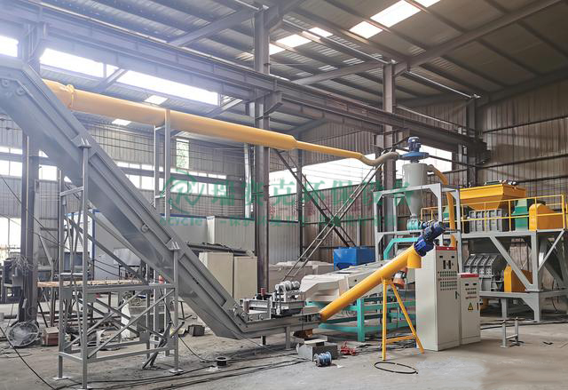 环保型锂电池回收处理设备用物理方式破碎旧电池