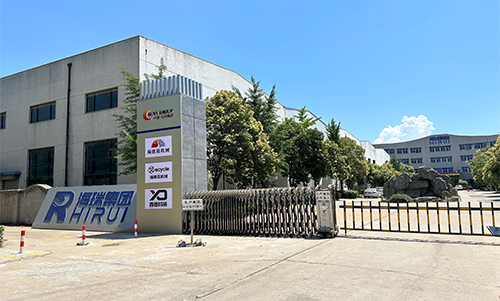 客户参观、考察锂电池处理设备车间